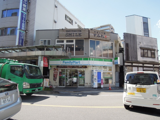 コンビニ　ファミリーマート 北浦和駅東口店（コンビニ）まで276m