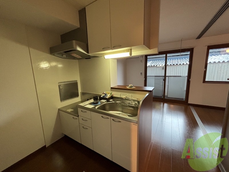 キッチン　キッチンは収納が多く、使いやすそうですね。