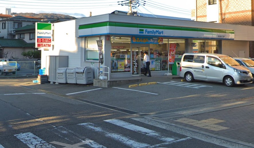 コンビニ　ファミリーマート 深江本町一丁目店（コンビニ）まで74m