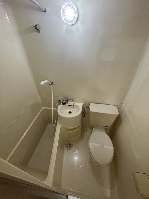 バス・シャワールーム　浴室・３点ユニットバス