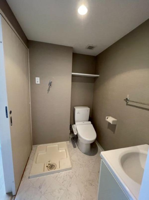 トイレ　同物件内別号室のお写真になります