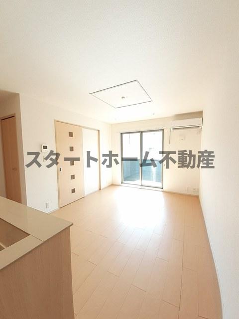 居室・リビング　こちらの居間で趣味の時間をお楽しみください