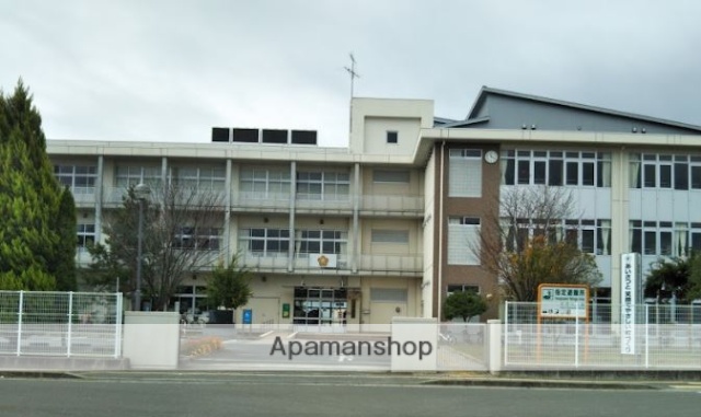 小学校　仙台市立岩切小学校（小学校）まで442m