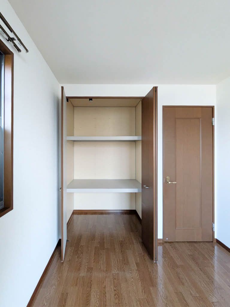 収納　収納スペースのある居室です。