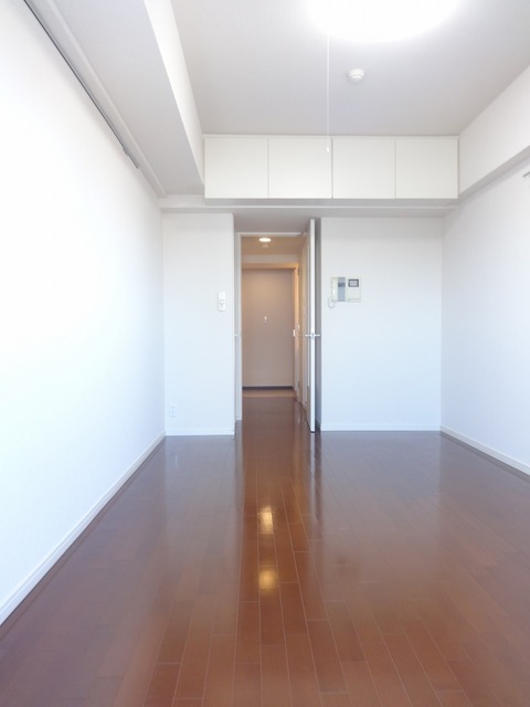 居室・リビング　室内