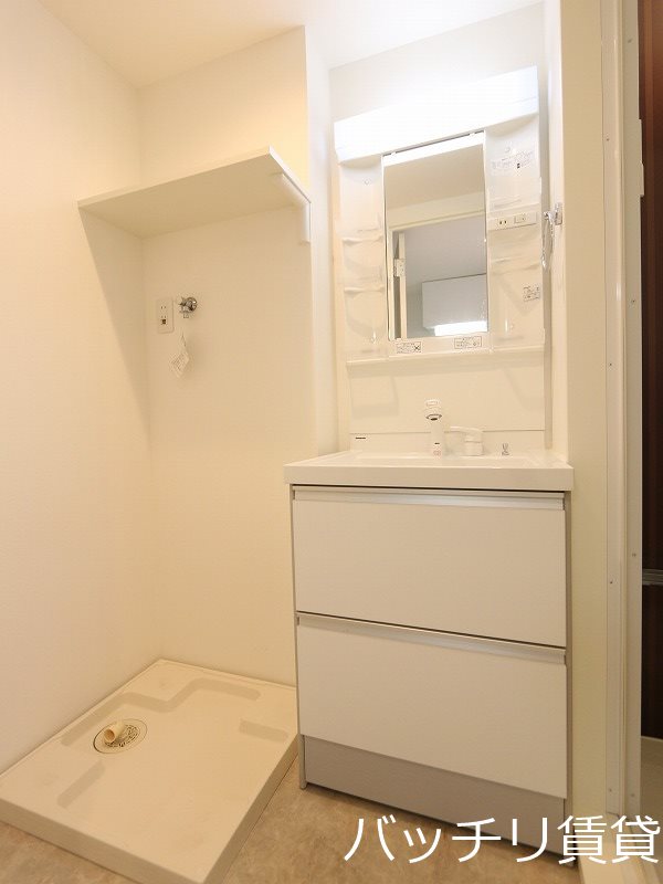 洗面設備　同型タイプの為、現状を優先致します。