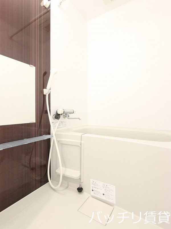 バス・シャワールーム　同型タイプの為、現状を優先致します。