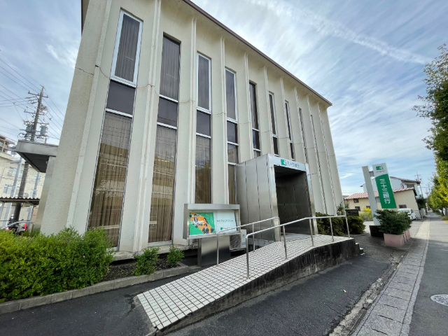 銀行　三十三銀行益生支店（銀行）まで1313m