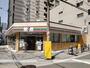 コンビニ　セブン－イレブン大阪大手通１丁目店（コンビニ）まで140m