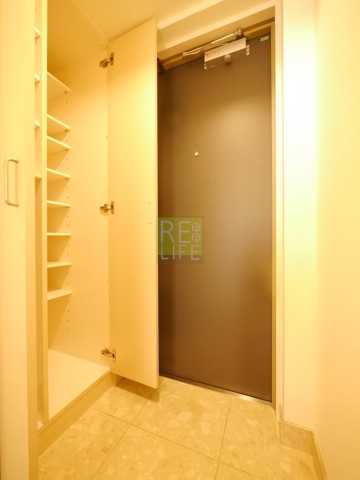 玄関　カスタリア神保町（別部屋の写真です）