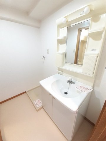 洗面設備　スペースが確保できる洗面所です