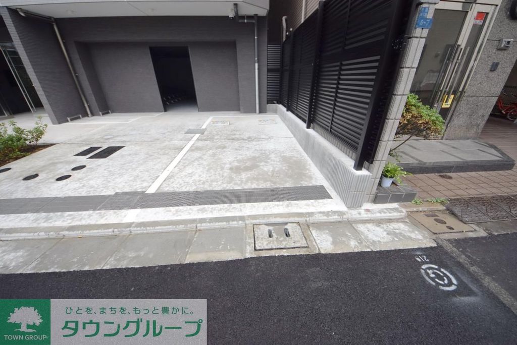 駐車場　バルコニー