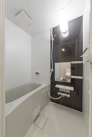 バス・シャワールーム　追い炊きバスなんです♪