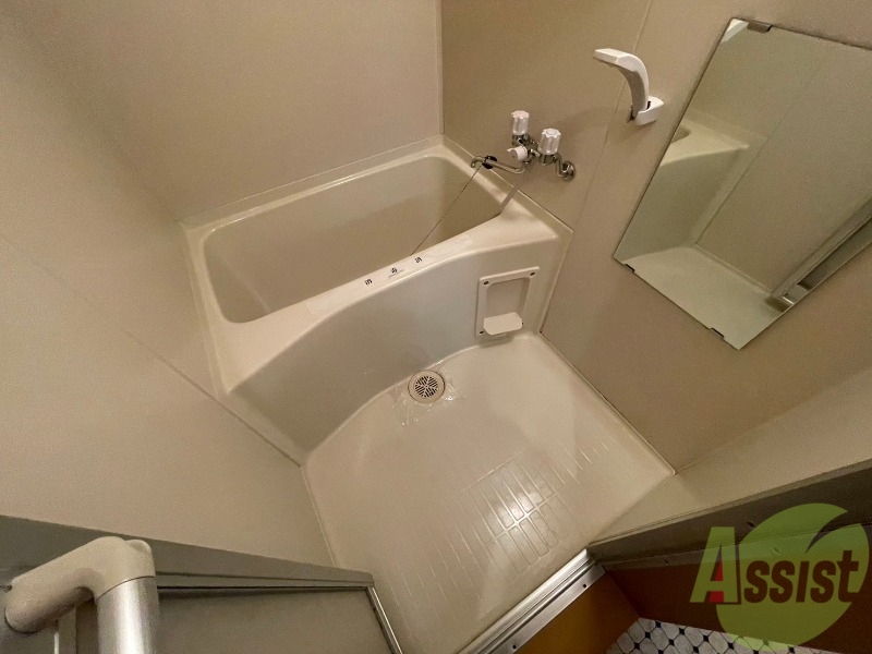 バス・シャワールーム　お風呂になります。一日の疲れを癒してくださいね。