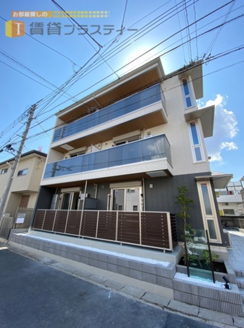 建物外観　ツートンカラーが魅力的な外観