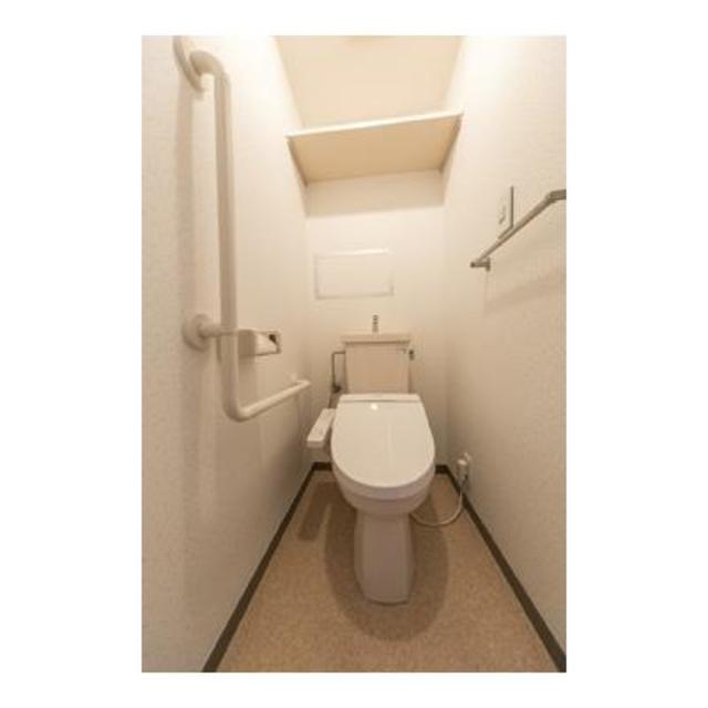 トイレ　※写真は同タイプ住戸です。