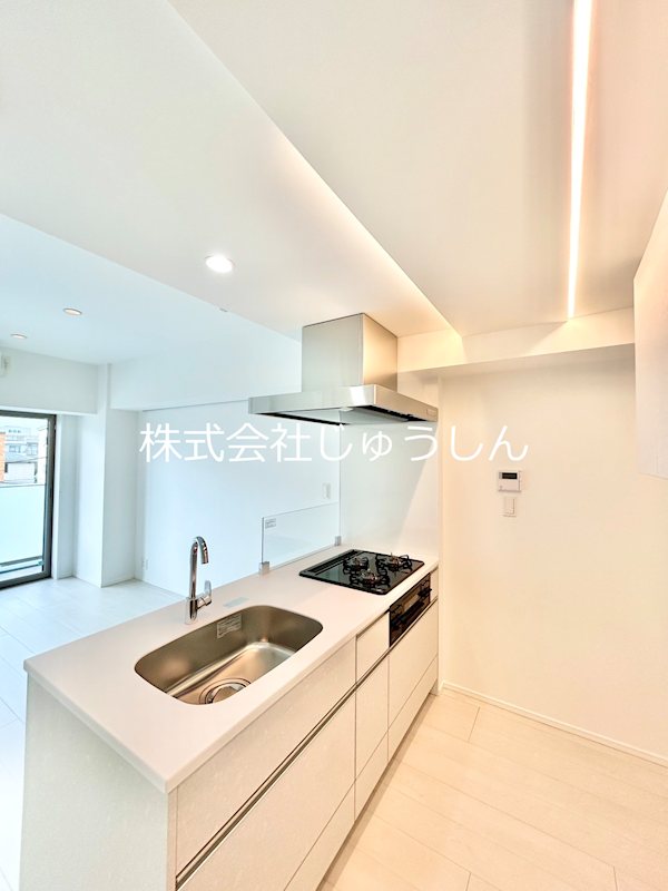 キッチン　※同タイプ部屋画像参照