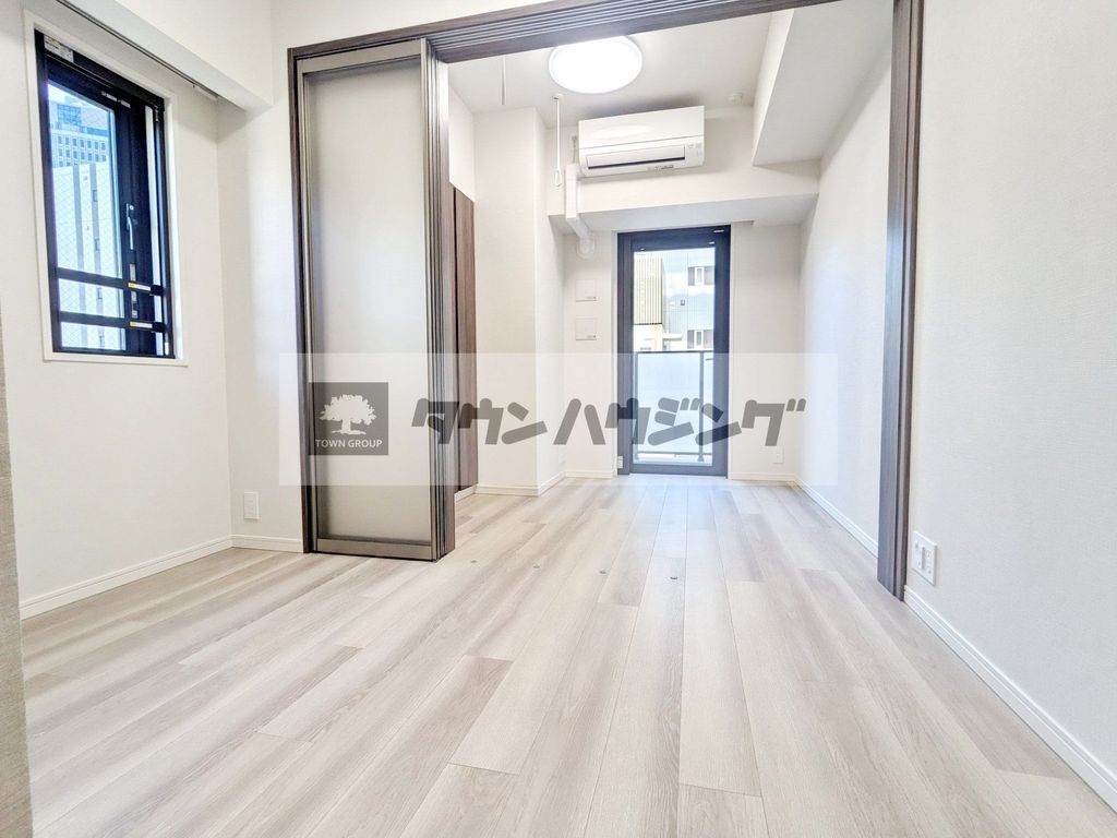 居室・リビング　エントランス