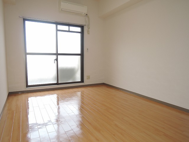 居室・リビング　日当たり良いです