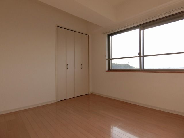 その他部屋・スペース　風通しも良い寝室です☆