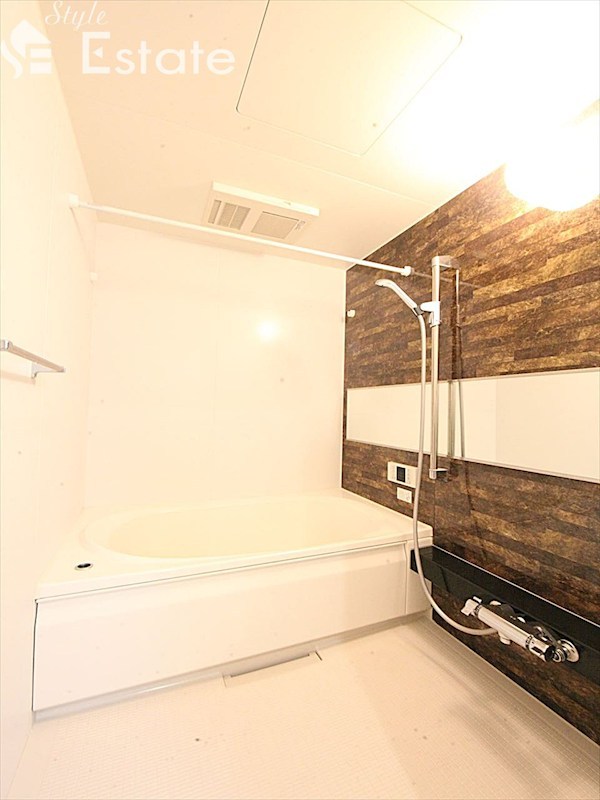 バス・シャワールーム　バスルーム