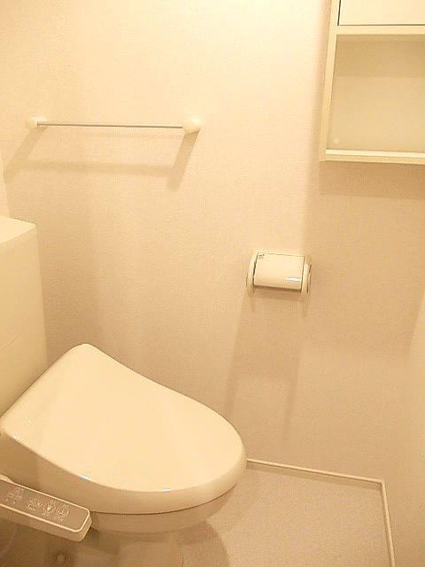 トイレ　温水洗浄暖房便座付トイレ