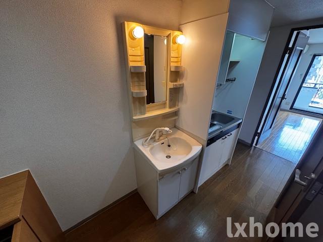 洗面設備　使いやすい独立洗面台です