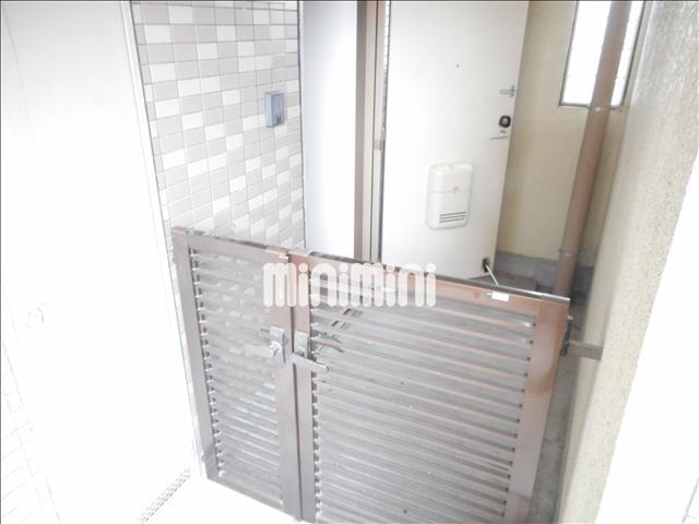 セキュリティ　玄関前のアルコーブ