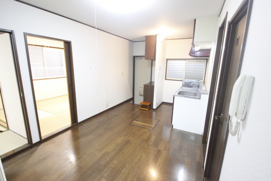 居室・リビング　※別号室の写真です