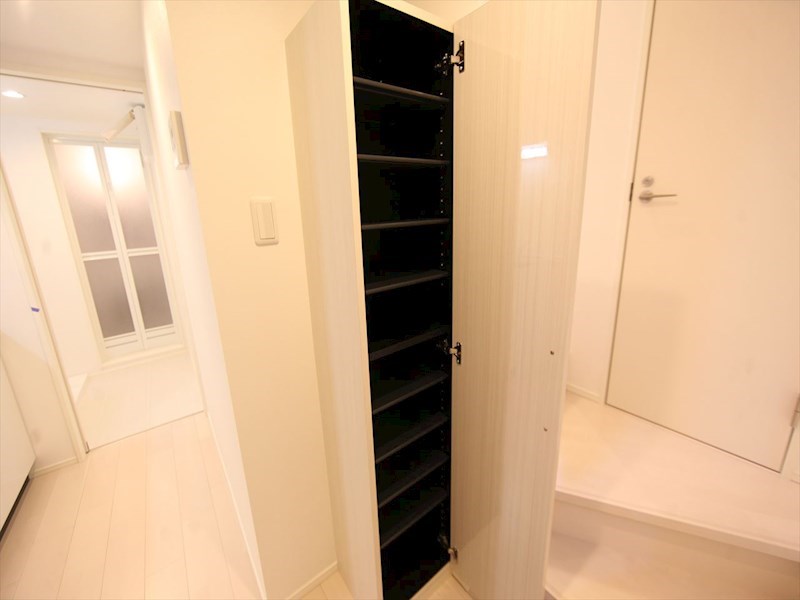 玄関　玄関　シューズボックス付（収納充実してます）イメージ写真