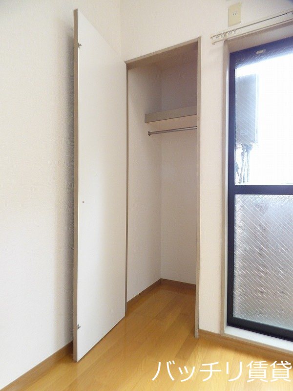 収納　別号室タイプの為、現状を優先致します。