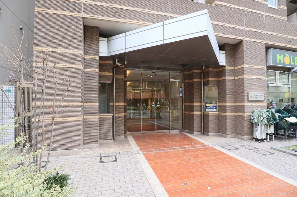 エントランス　エントランス