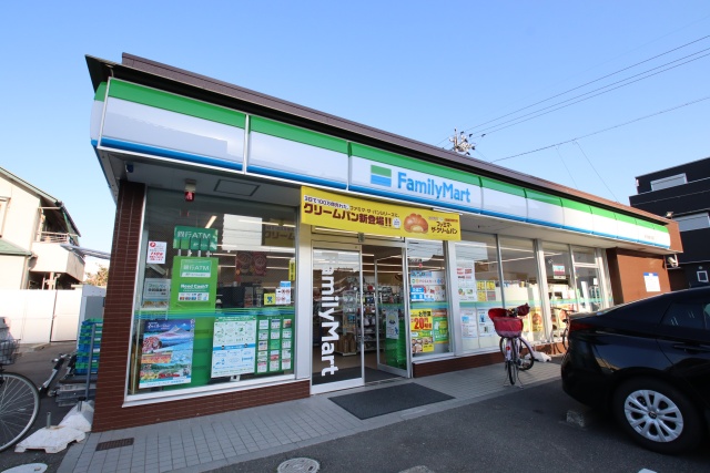 コンビニ　ファミリーマート　名古屋塩付通店（コンビニ）まで300m