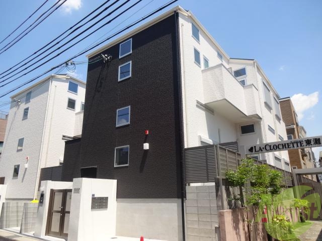 建物外観　オートロックもついてますよ。