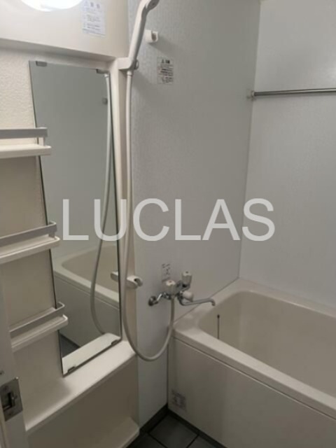 バス・シャワールーム　浴室も付いており、日々の疲れを癒します♪