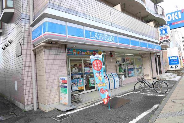 コンビニ　ローソン多摩一ノ宮店（コンビニ）まで128m