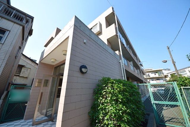 建物外観　★日当たり良好！バス停近く★