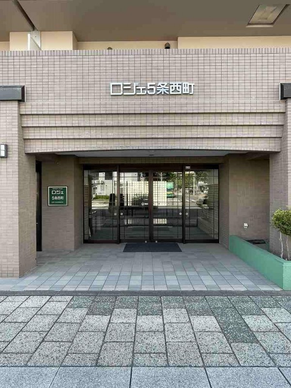 エントランス　エントランス