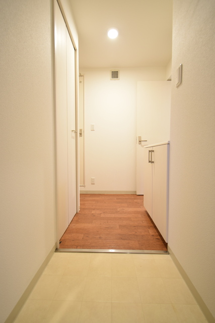 玄関　玄関から見える廊下です