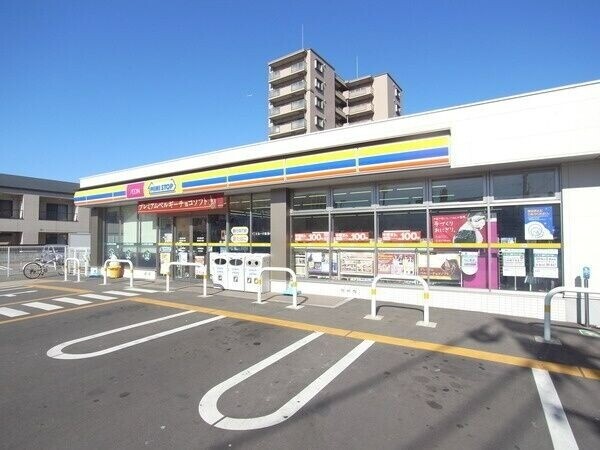 コンビニ　ミニストップ博多吉塚3丁目店（コンビニ）まで201m