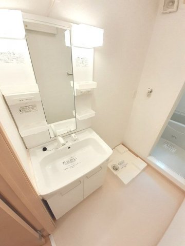 洗面設備　脱衣スペースもあります