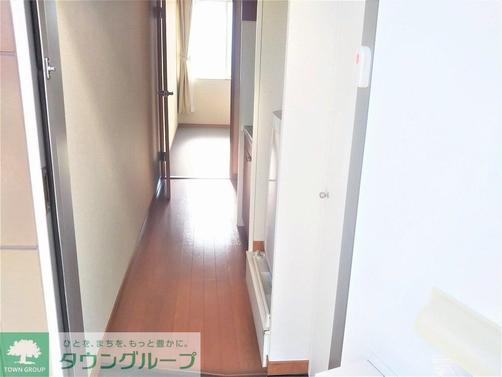 玄関　間取りによって仕様は異なります。