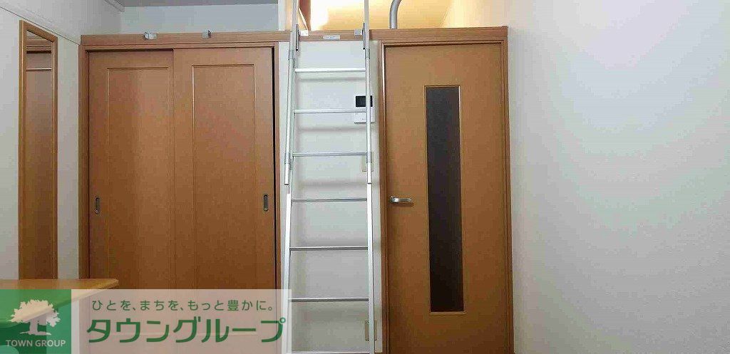 居室・リビング　室内天井が高いので、お部屋を広くお使い頂けます！