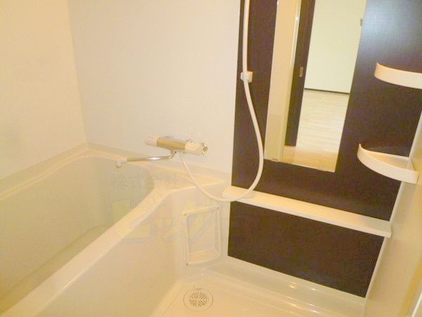 バス・シャワールーム　広々としたお風呂です♪