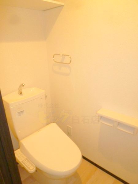 トイレ　ウォシュレット完備です♪