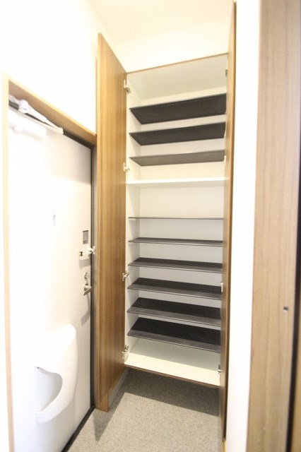 玄関　同物件別室