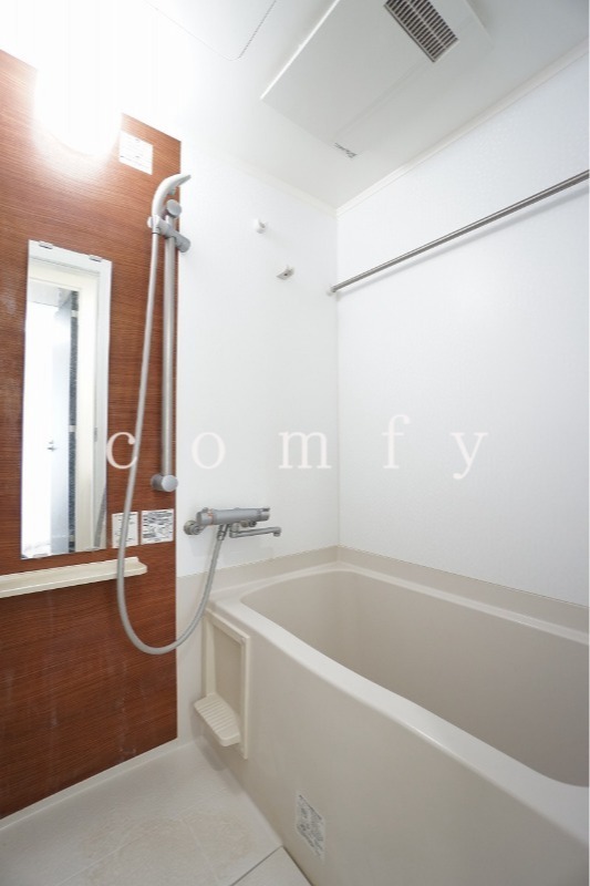 バス・シャワールーム　浴室乾燥機付きバス