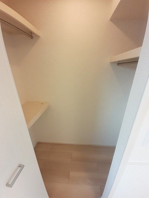 収納　ウォークインクローゼット