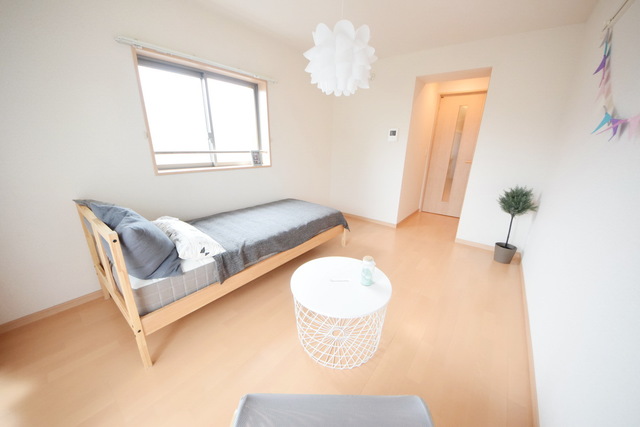 居室・リビング　～写真はモデルルーム時のものになります～