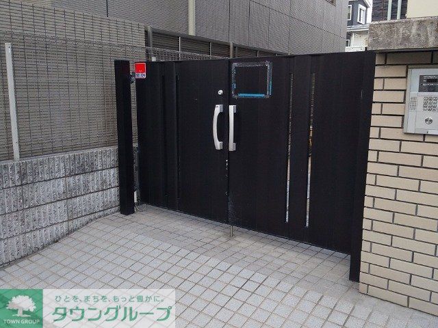 セキュリティ　オートロックゲート付き。